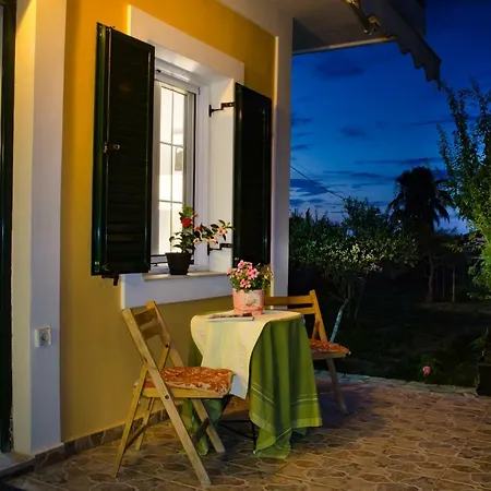 Acacia House Apartment